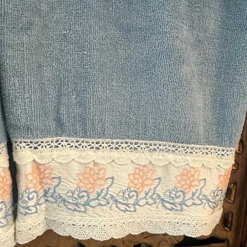Vintage Set (6) Styles By Trousseau Star Embroidery Floral Lace Bath Towels.